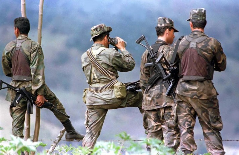 Giao tranh giua FARC va quan chinh phu Colombia qua anh-Hinh-3